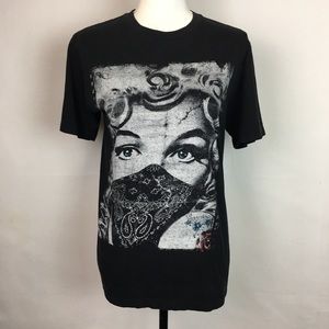 Red carpet Marilyn Monroe Tee   Size: M